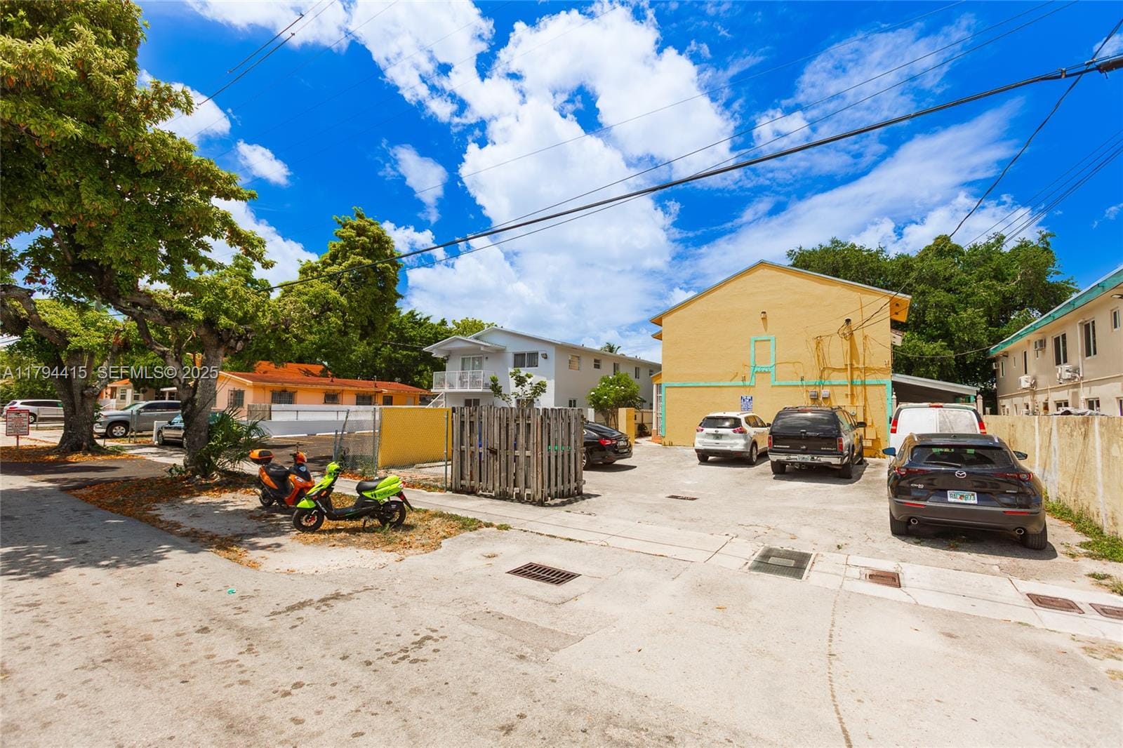 1613 NW 16th Street B, Miami, FL 33125