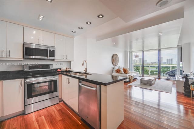 3625 N Country Club Drive 707, Aventura, FL 33180