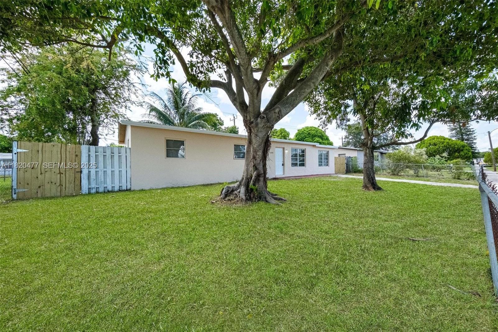 21200 NE 12th Court, Miami, FL 33179 photo 2