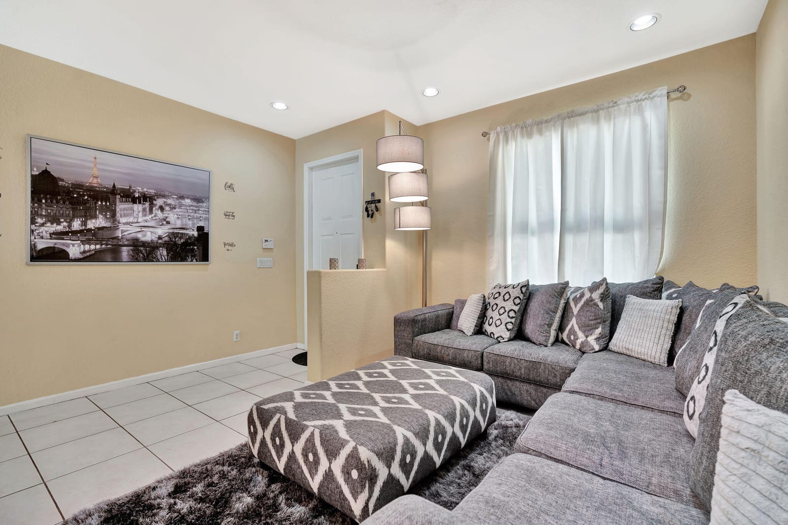 4463 Lake Tahoe Circle — photo 2