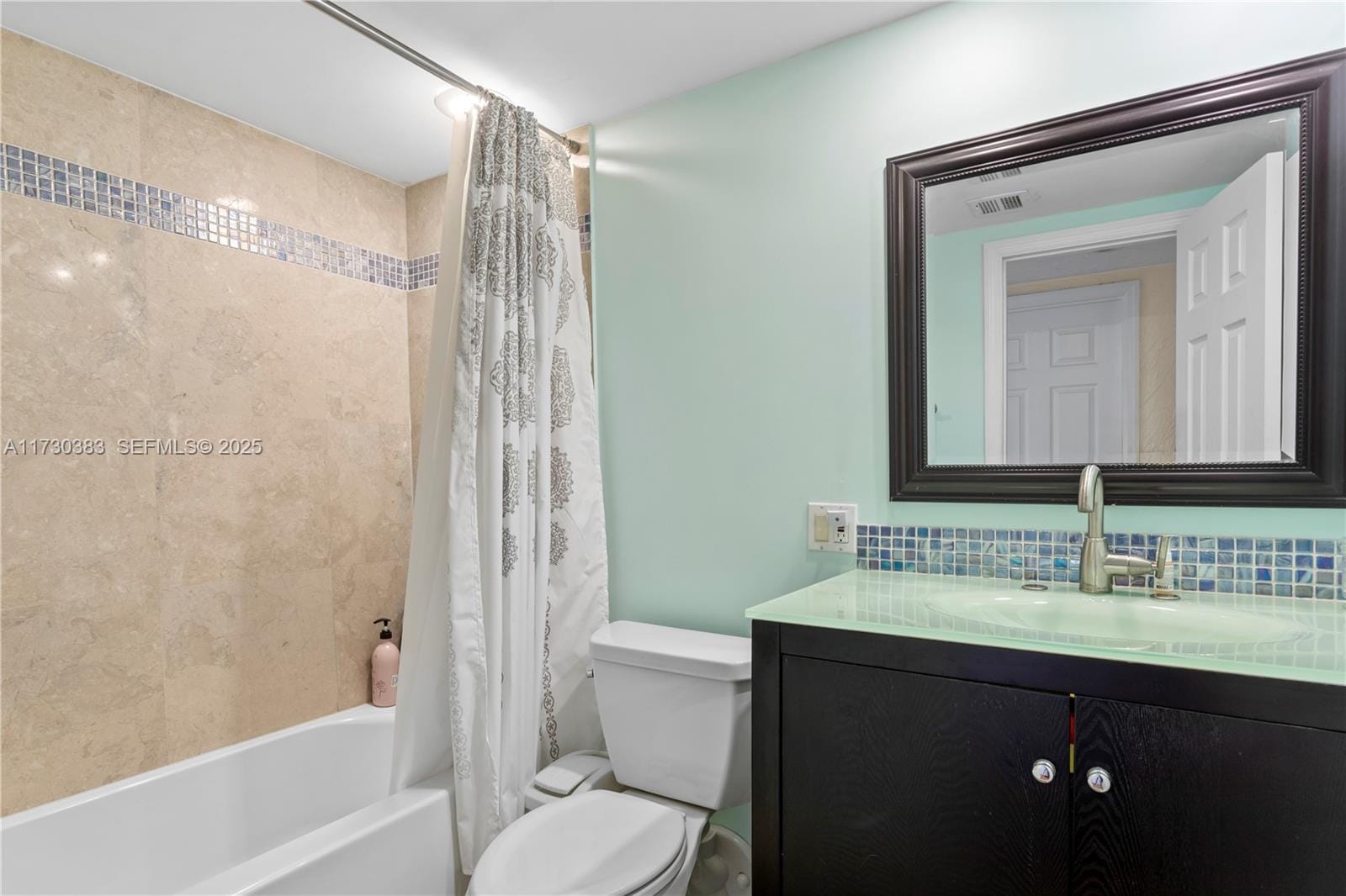19456 NE 26th Avenue 42B, Miami, FL 33180 photo 27