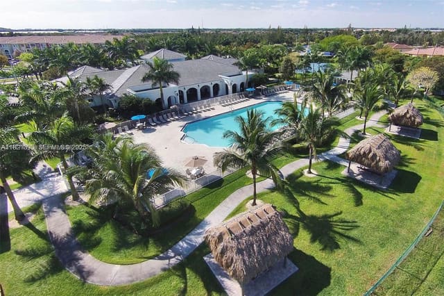 10857 NW 84th Street, Doral, FL 33178