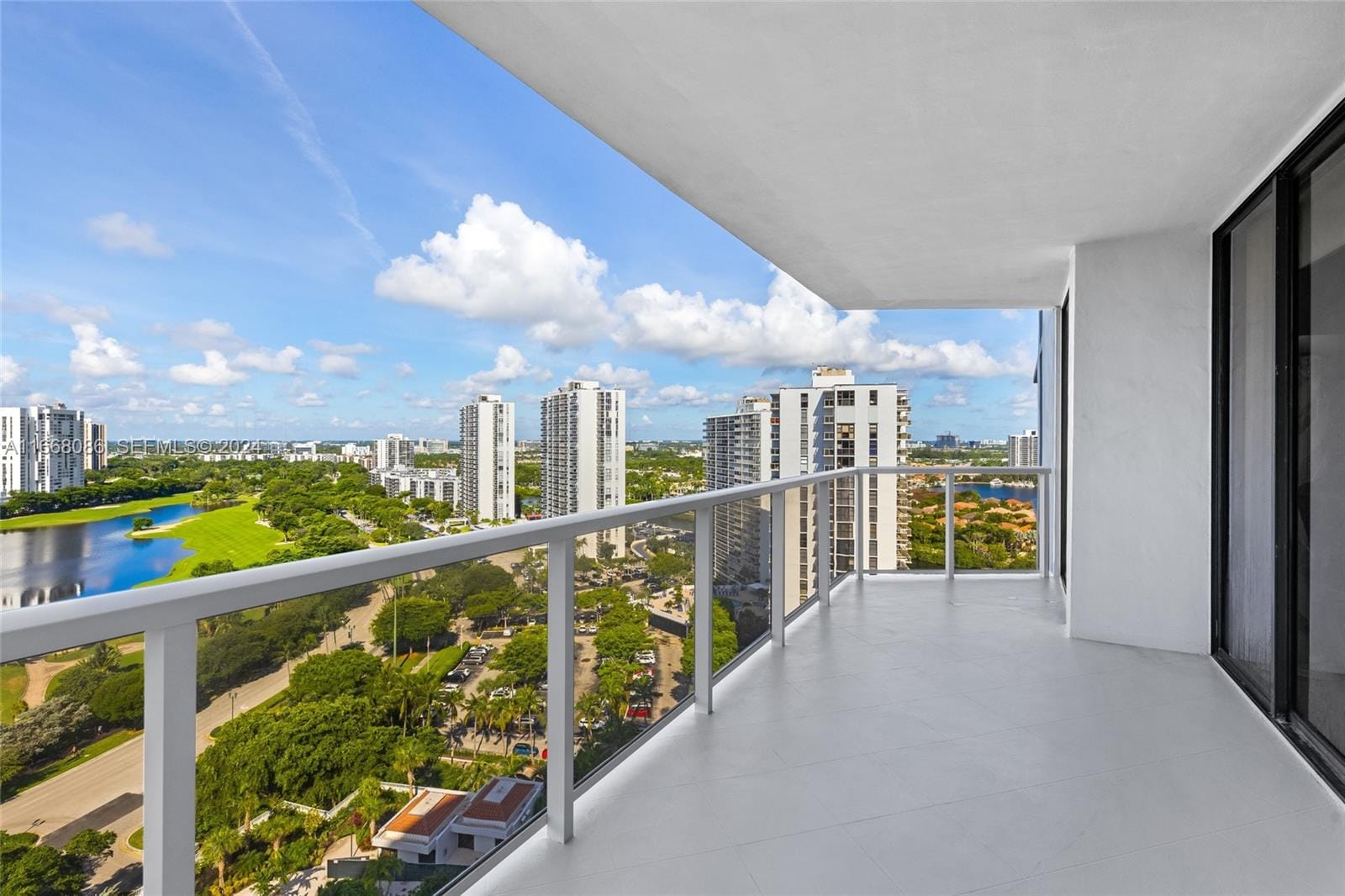 20281 E Country Club Drive 1709, Aventura, FL 33180 photo 3
