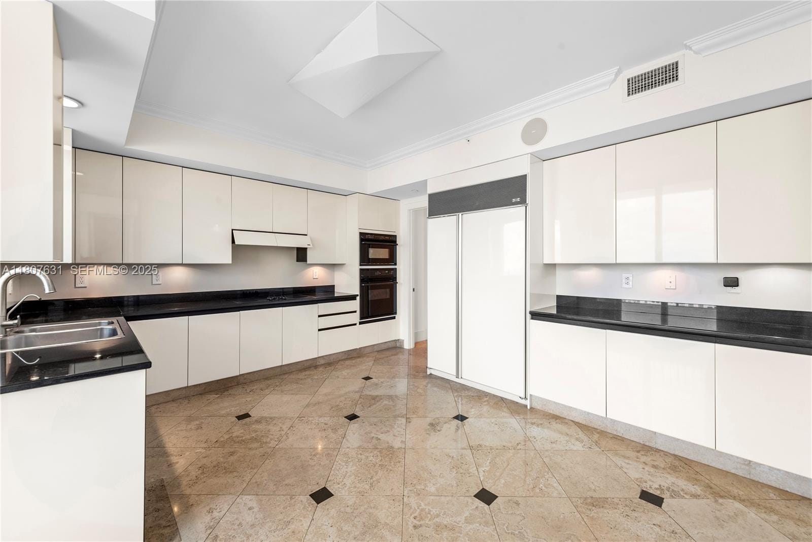 785 Crandon Boulevard 1803, Key Biscayne, FL 33149 photo 11