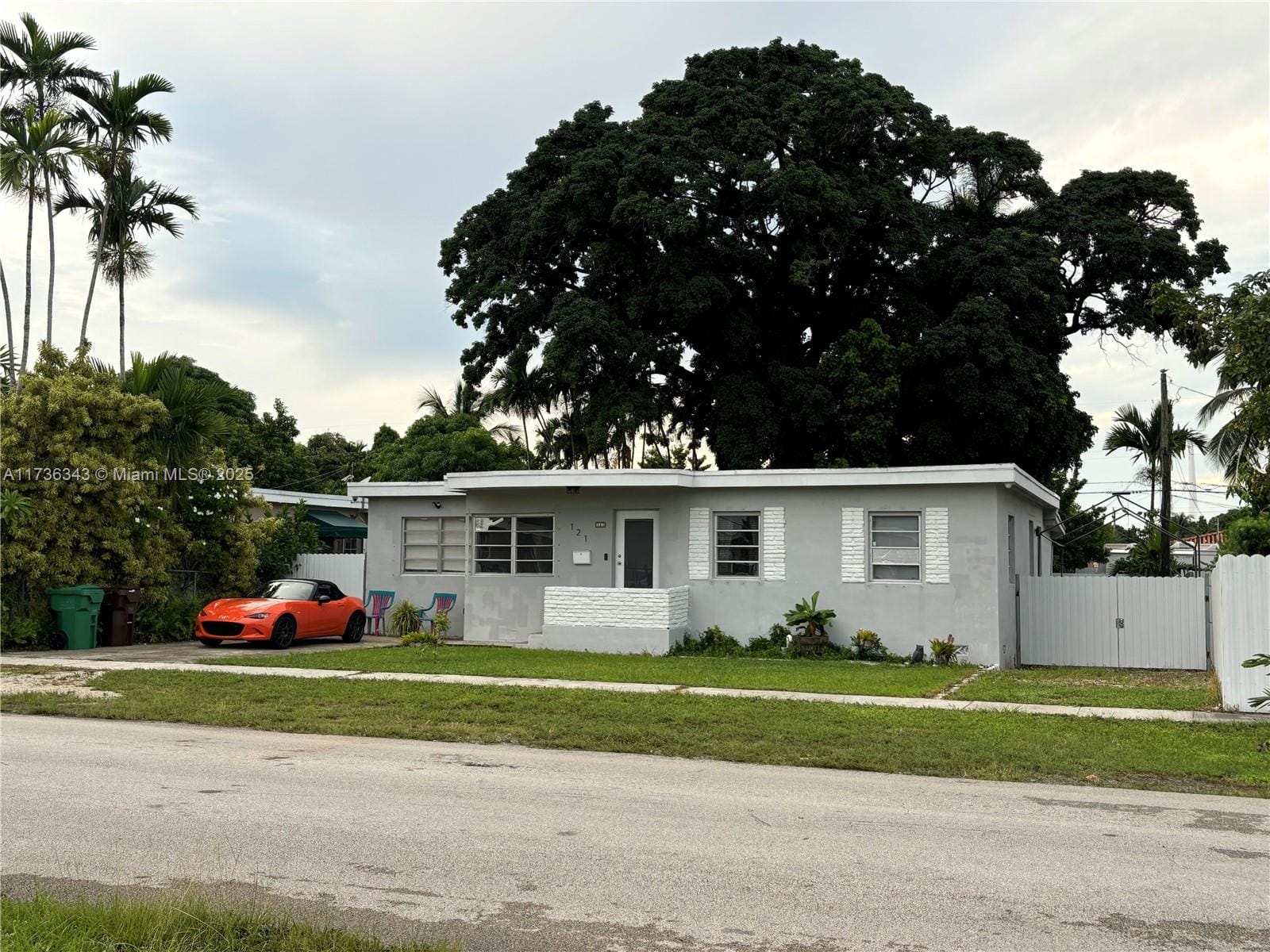 121 W 42nd Street, Hialeah, FL 33012