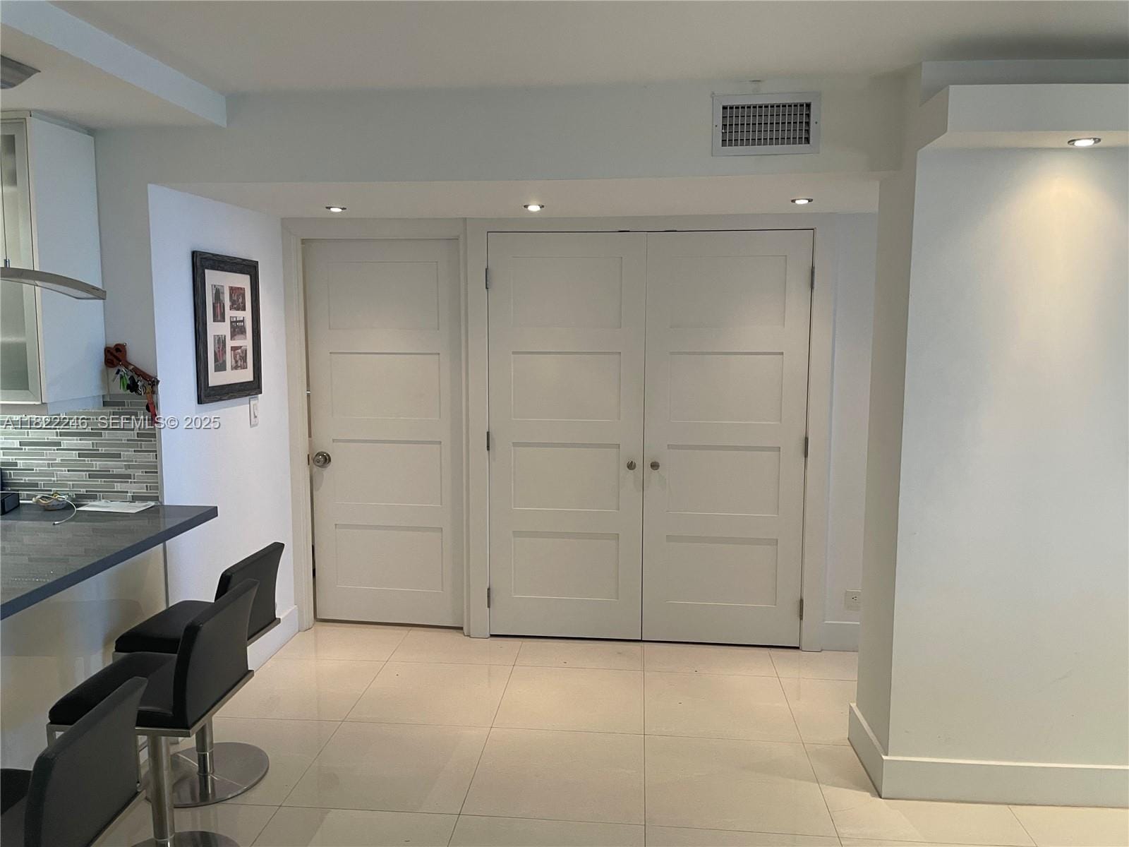 6039 Collins Avenue 1525, Miami Beach, FL 33140 photo 17