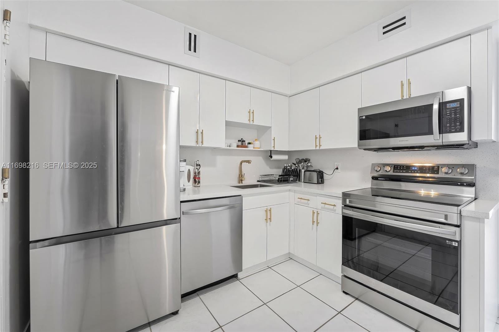 5700 Collins Avenue 5B — photo 8