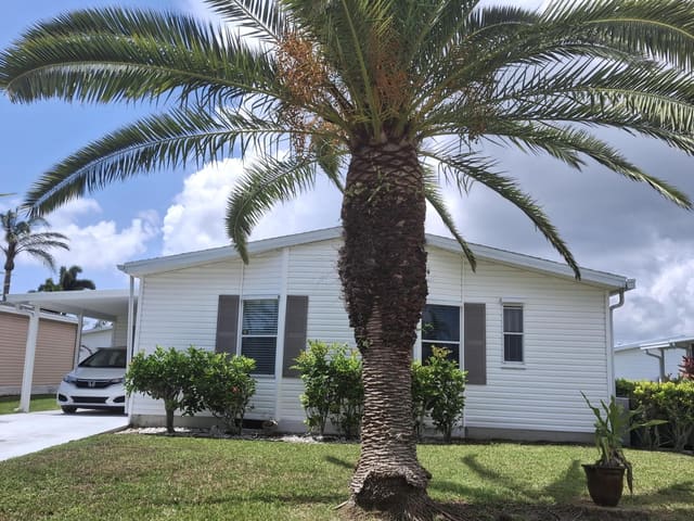 3701 Sleepy Hollow Lane, sold in Savanna Club Plat Phase Three, Port St Lucie, FL