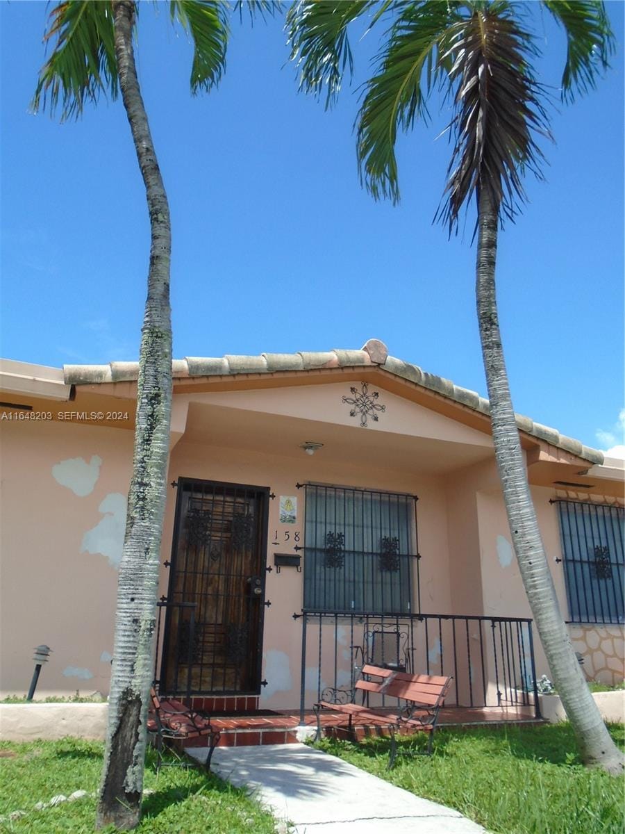 158 NW 18th Court, Miami, FL 33125 photo 2
