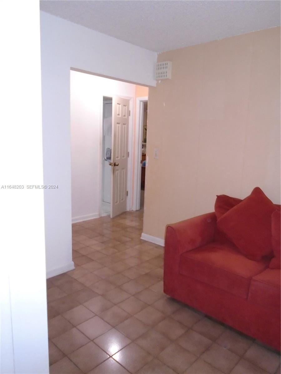 158 NW 18th Court, Miami, FL 33125 photo 4