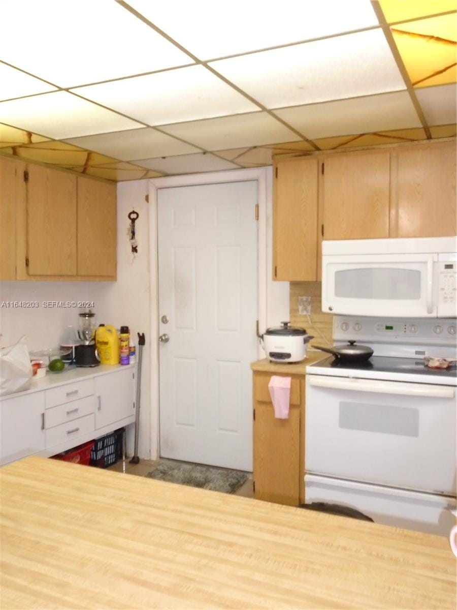 158 NW 18th Court, Miami, FL 33125 photo 6