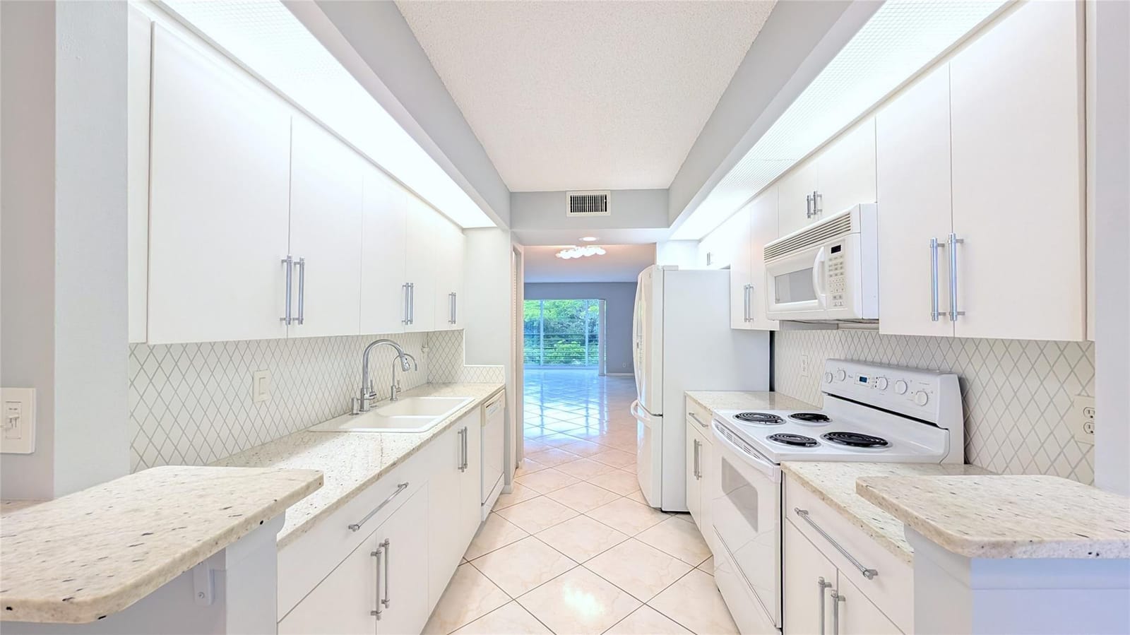 1803 Eleuthera Point E3 — photo 3
