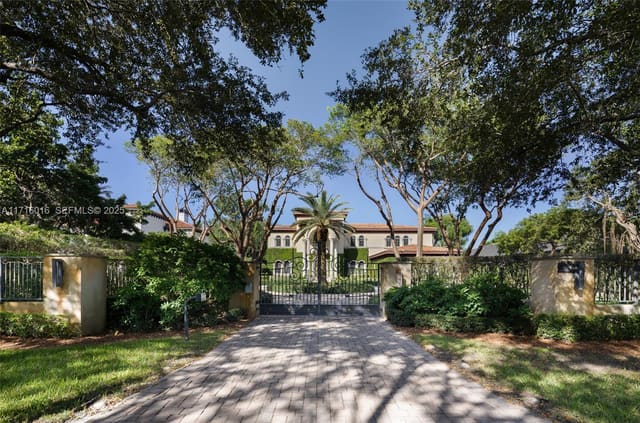 9940 W Suburban Drive, sold in Martin Suburban Acres, Pinecrest, FL