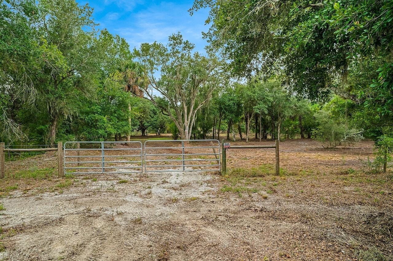 20168 NW 294th Street, Okeechobee, FL 34972