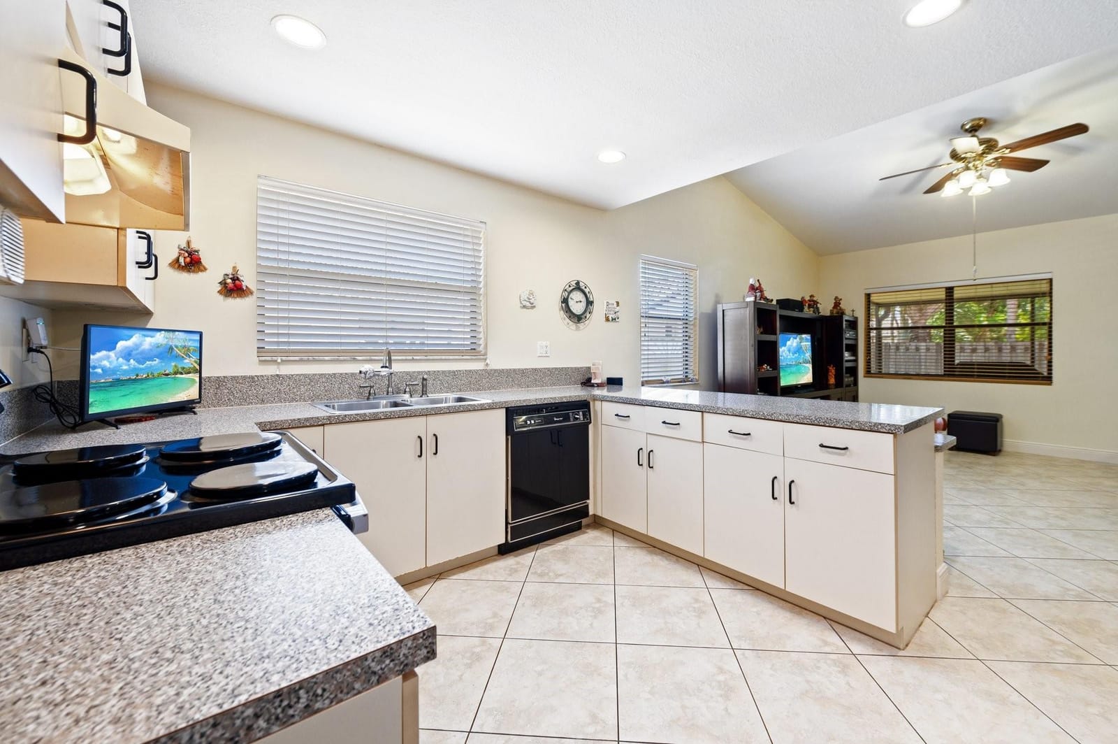 6341 Gauntlet Hall Lane — photo 12