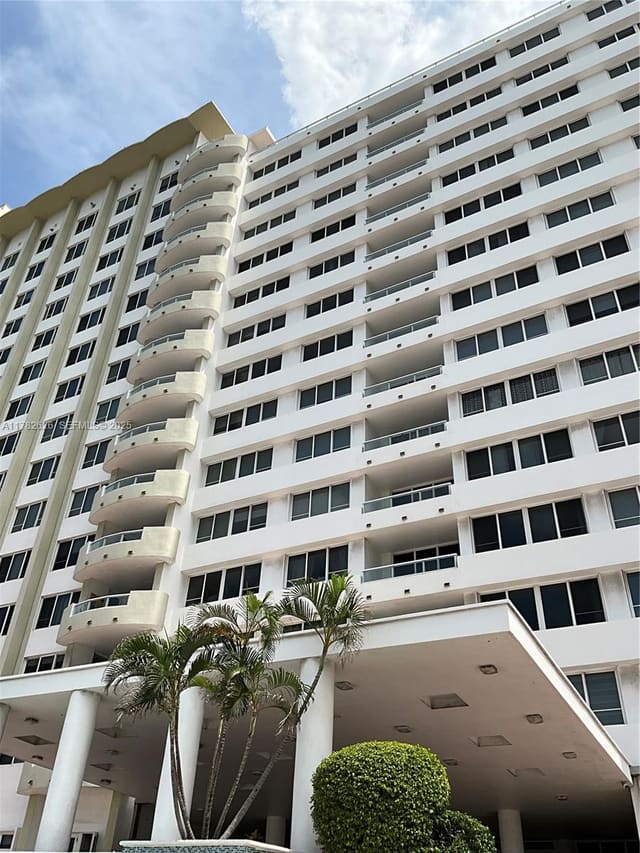 5005 Collins Avenue 109, Miami Beach, FL 33140