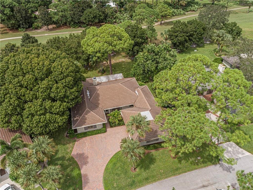 102 Prestwick Circle, Vero Beach, FL 32967 photo 2