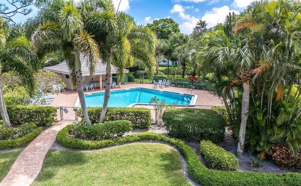 102 Prestwick Circle, Vero Beach, FL 32967 photo 3