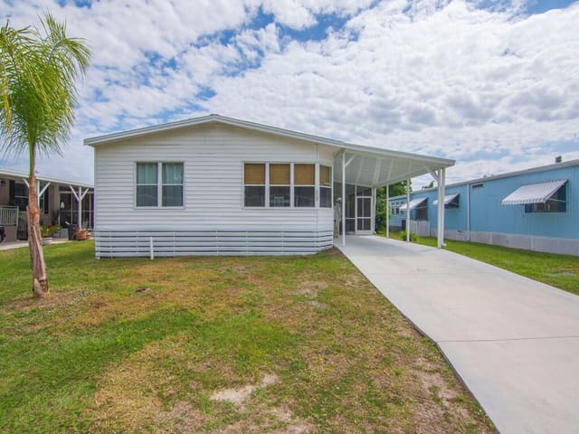 15 SE Iberian Lane, Port St. Lucie, FL 34952