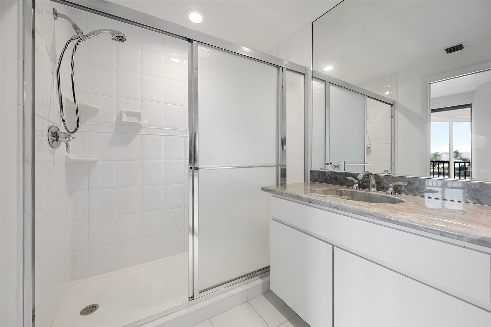221 NE Plantation Road 303, Stuart, FL 34996 photo 22