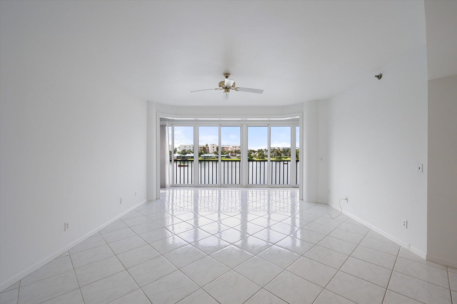 221 NE Plantation Road 303 — photo 8