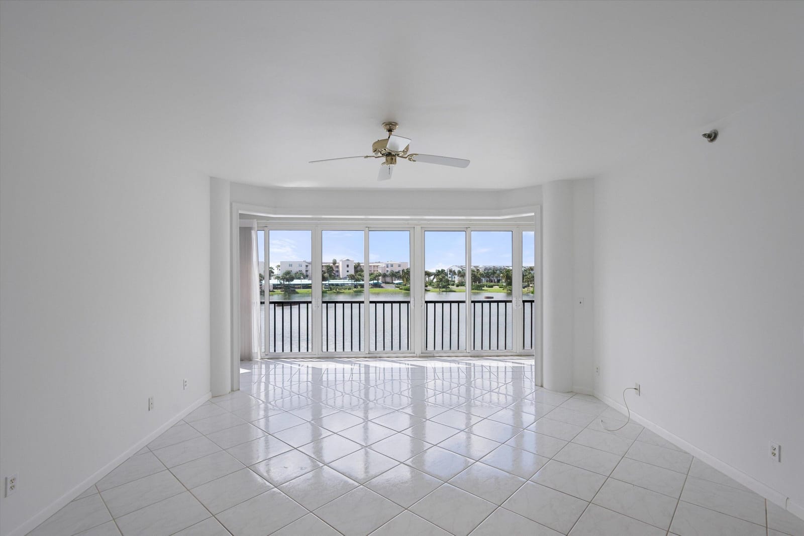 221 NE Plantation Road 303 — photo 10