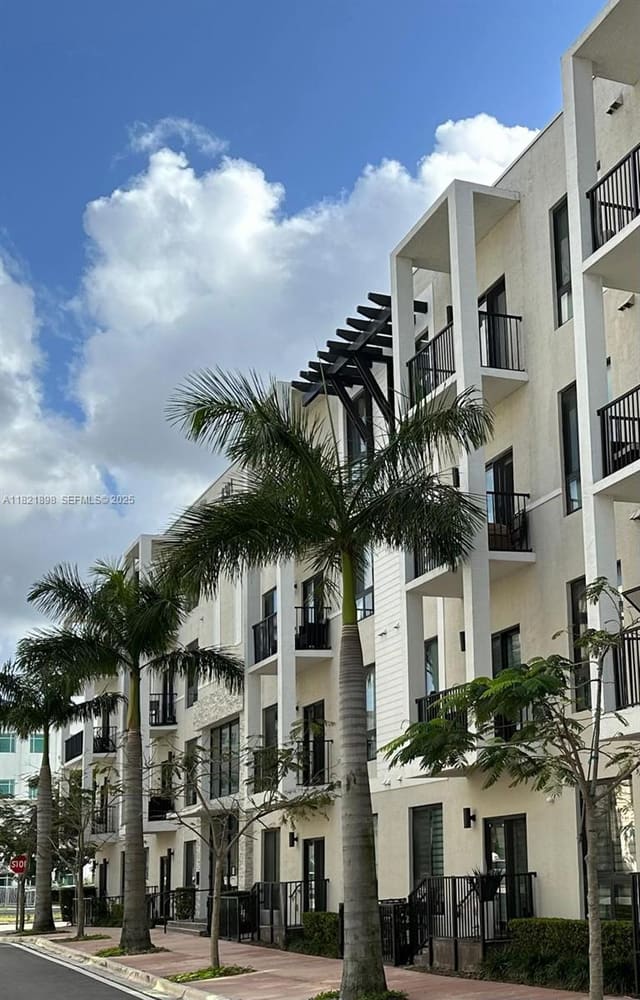 8301 NW 41st Street B-204, Doral, FL 33166