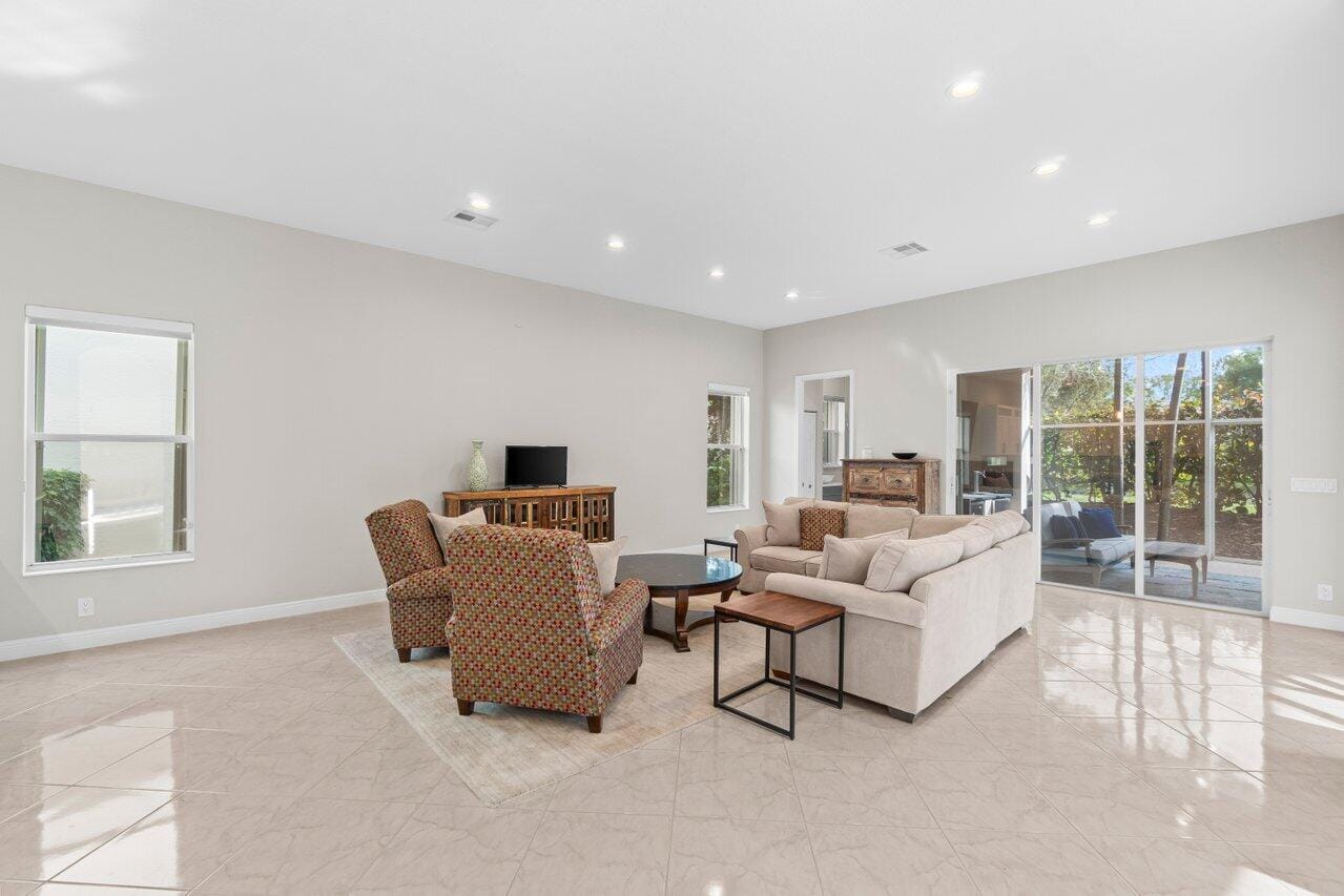 9586 Campi Drive — photo 9