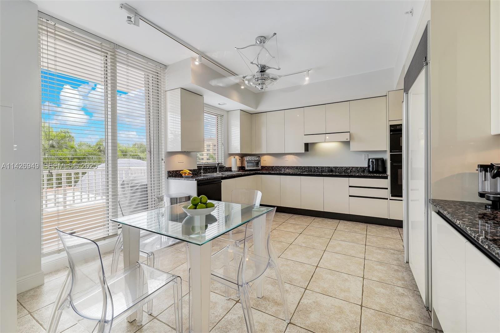 789 Crandon Blvd 403 403, Key Biscayne, FL 33149 photo 5