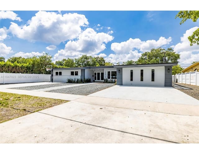 19810 NE 22nd Avenue, Highland Woods, Miami, FL
