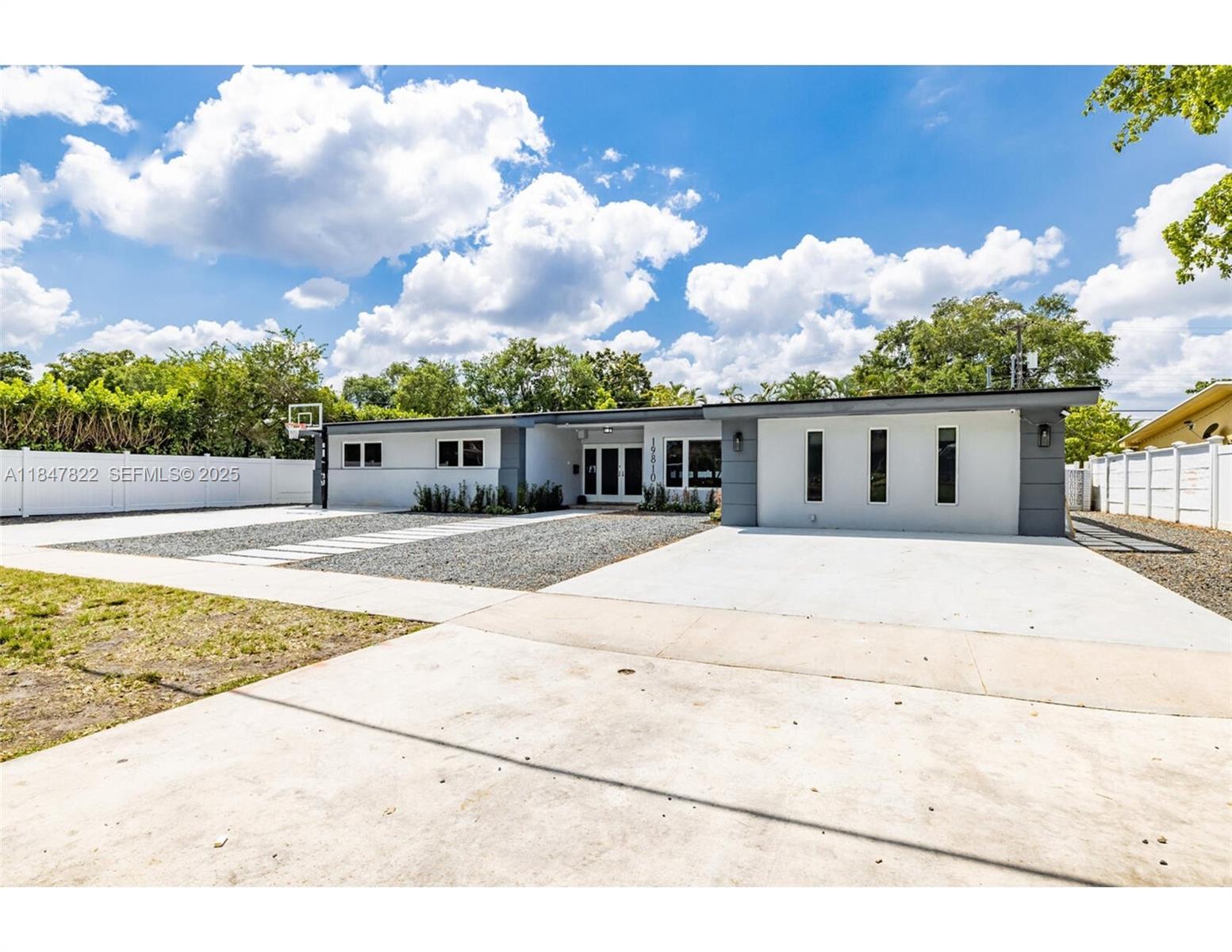 19810 NE 22nd Avenue, Miami, FL 33180, Miami