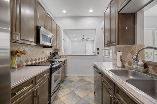 609 NW 24th Avenue, Boynton Beach, FL 33426