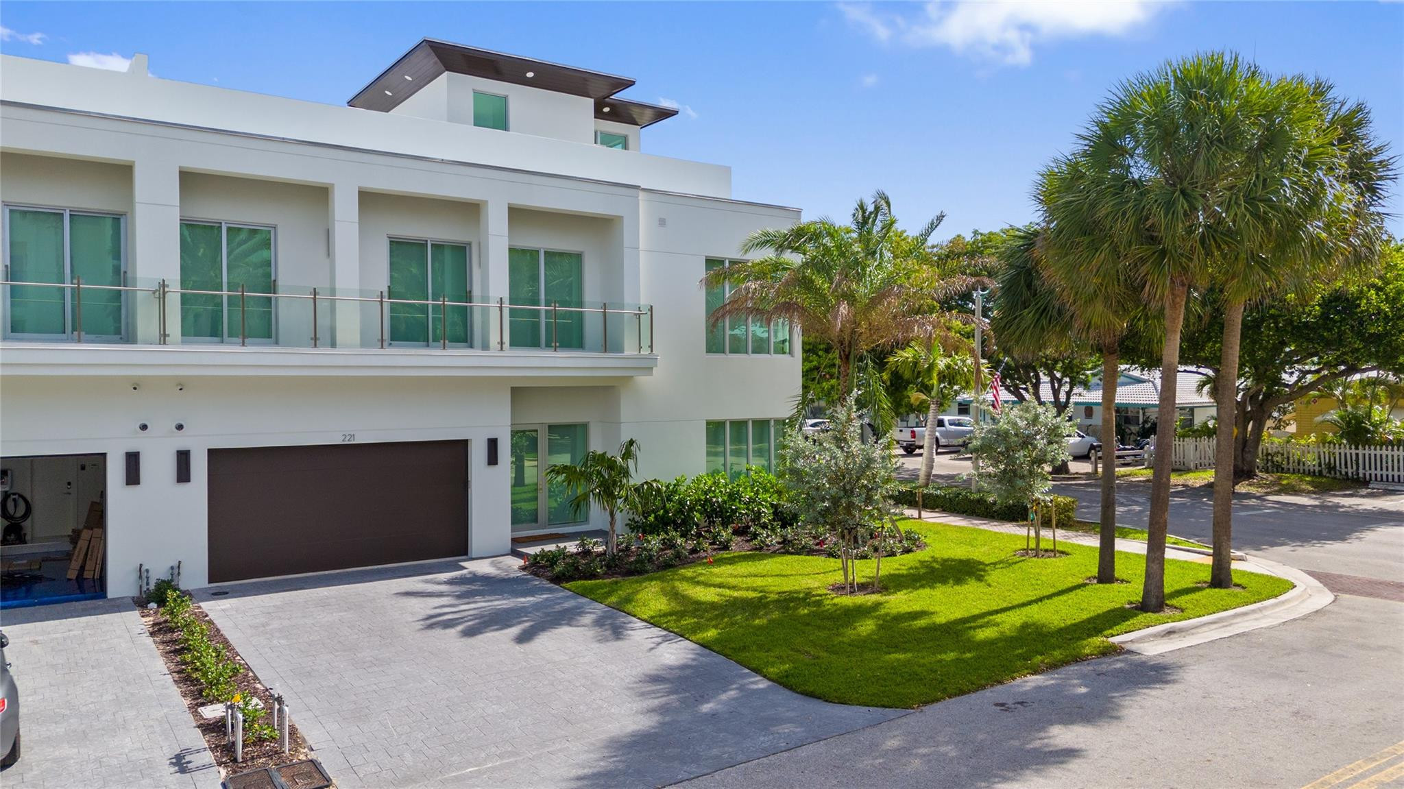 221 Shore Court 221, Lauderdale-By-The-Sea, FL 33308, Lauderdale By The Sea