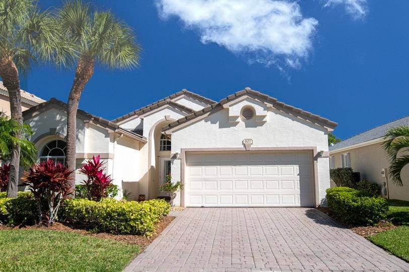 807 NW Mossy Oak Way, Jensen Beach, FL 34957 photo 2
