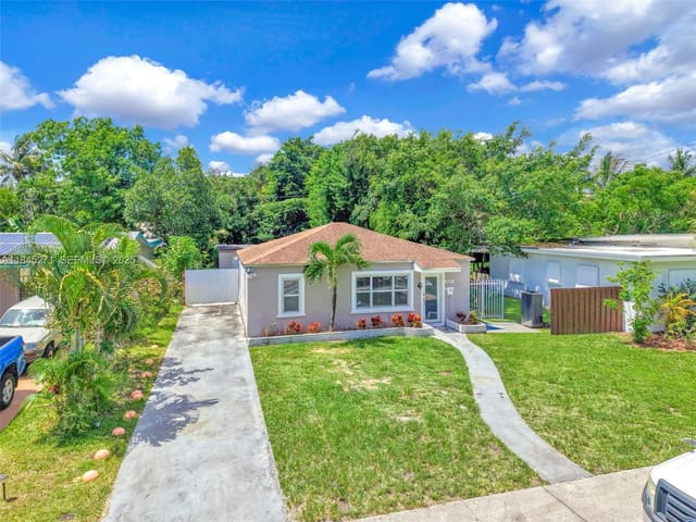 2318 Washington Street, Hollywood, FL 33020