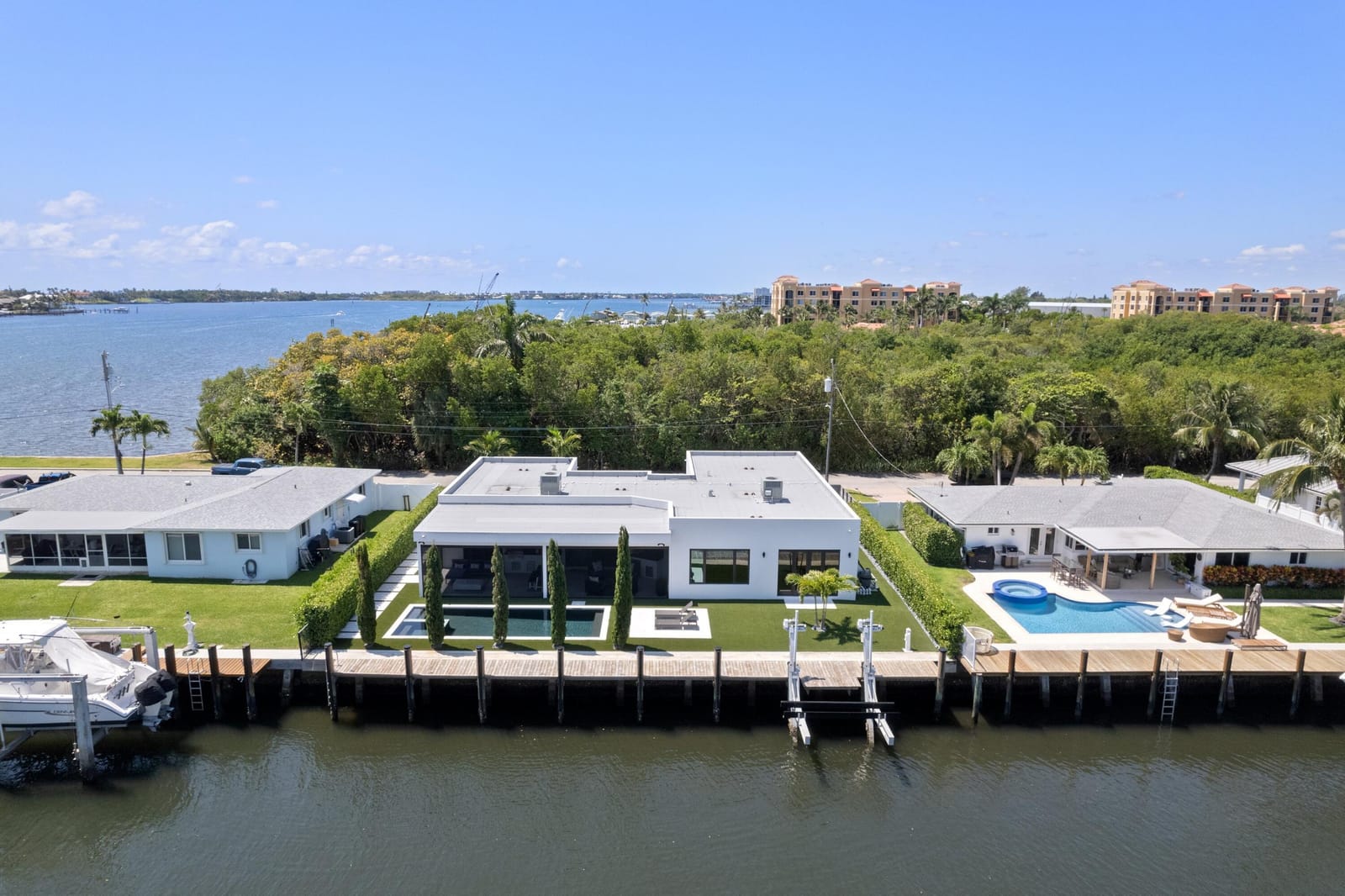 160 Periwinkle Drive, Hypoluxo, FL 33462