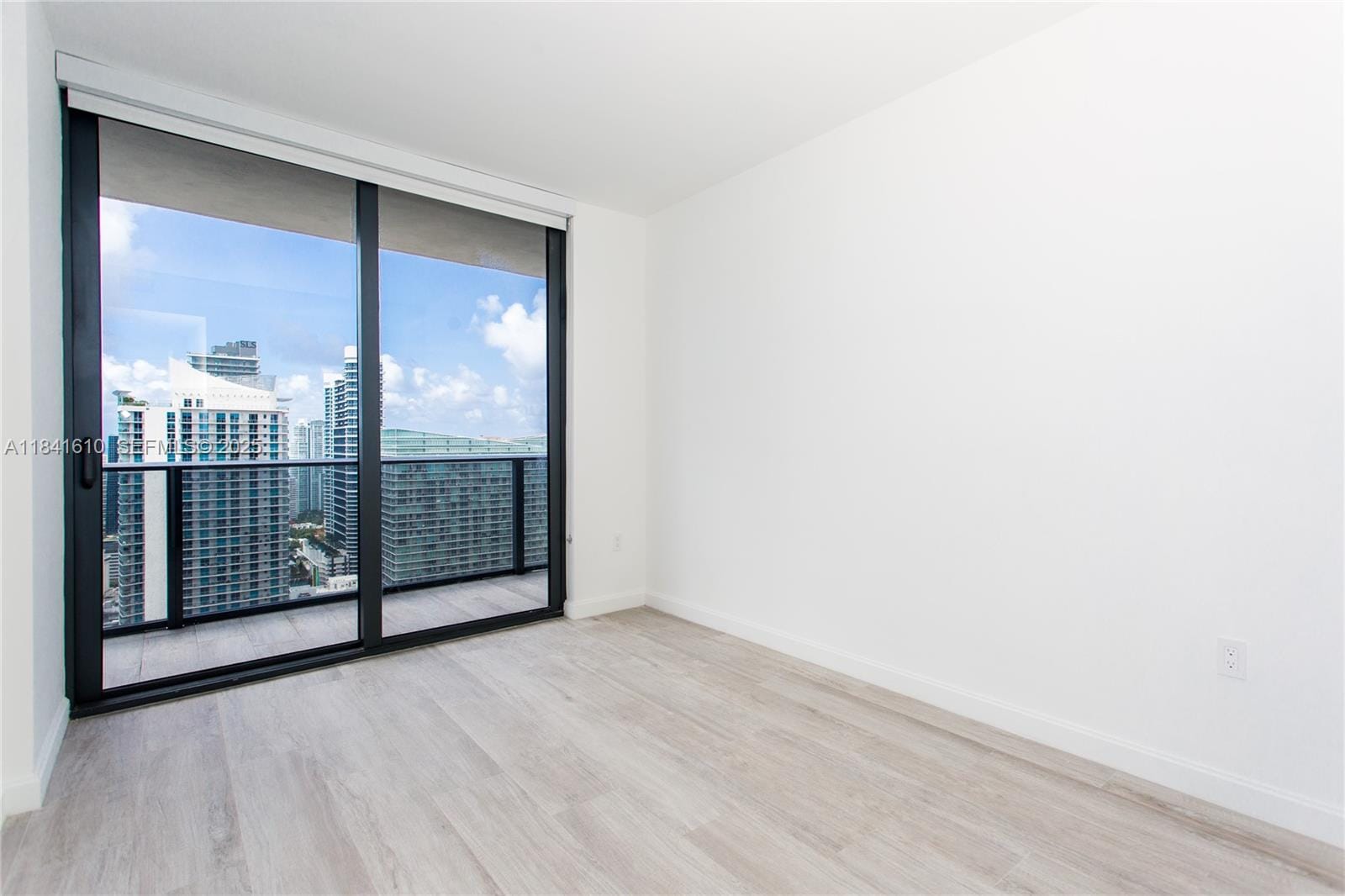 45 SW 9th Street 3803, Miami, FL 33130 photo 11