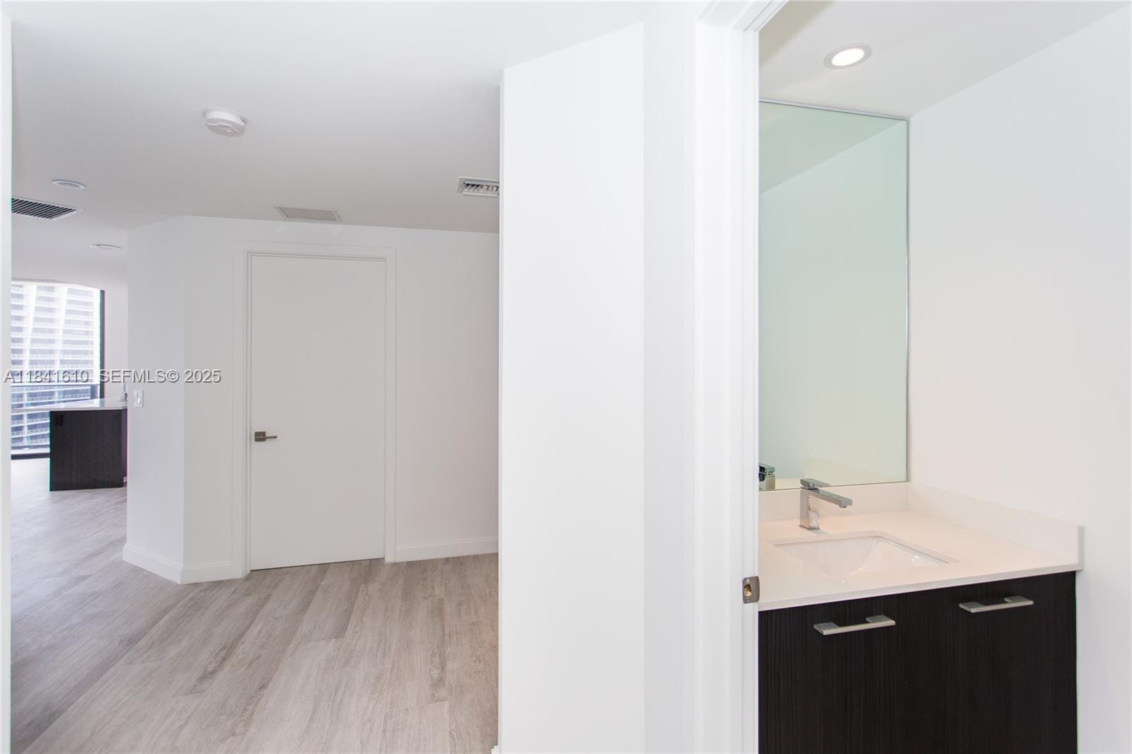 45 SW 9th Street 3803, Miami, FL 33130 photo 14