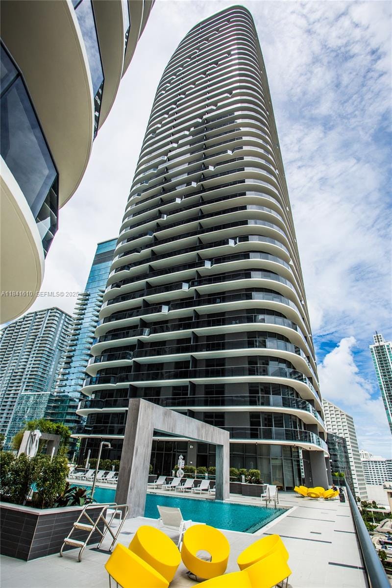 45 SW 9th Street 3803, Miami, FL 33130 photo 23