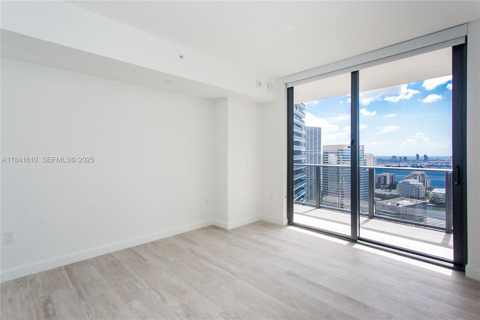 45 SW 9th Street 3803, Miami, FL 33130 photo 8