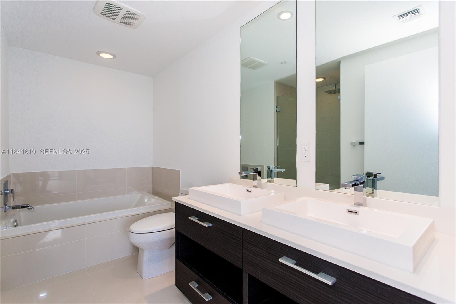45 SW 9th Street 3803, Miami, FL 33130 photo 9