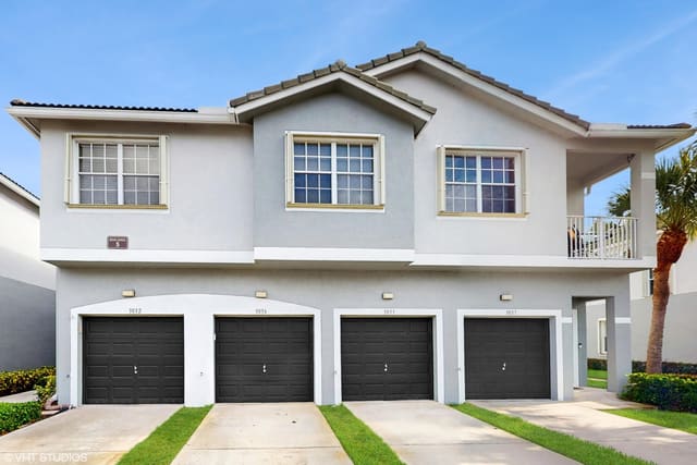 3036 Grandiflora Drive, sold in Magnolia Bay Condomimium, Greenacres, FL