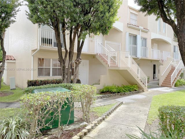 670 NW 85th Place 11-108, Miami, FL 33126