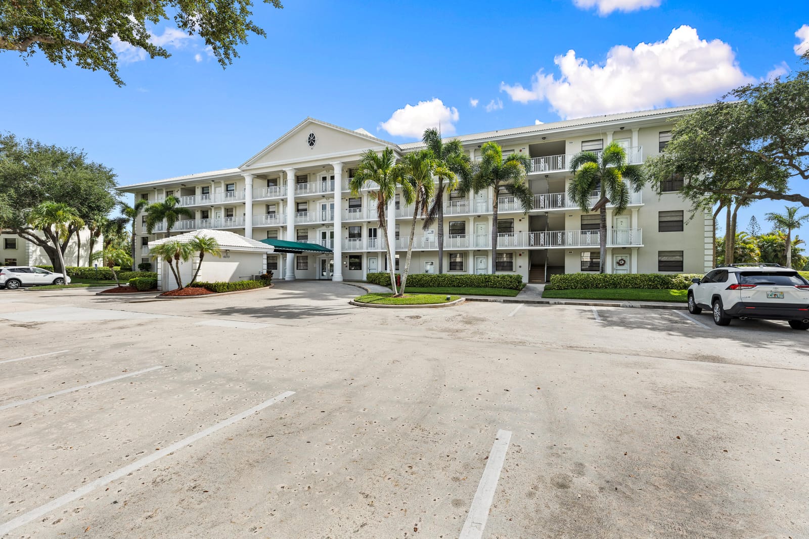 6073 Balboa Circle 303, Boca Raton, FL 33433 photo 2