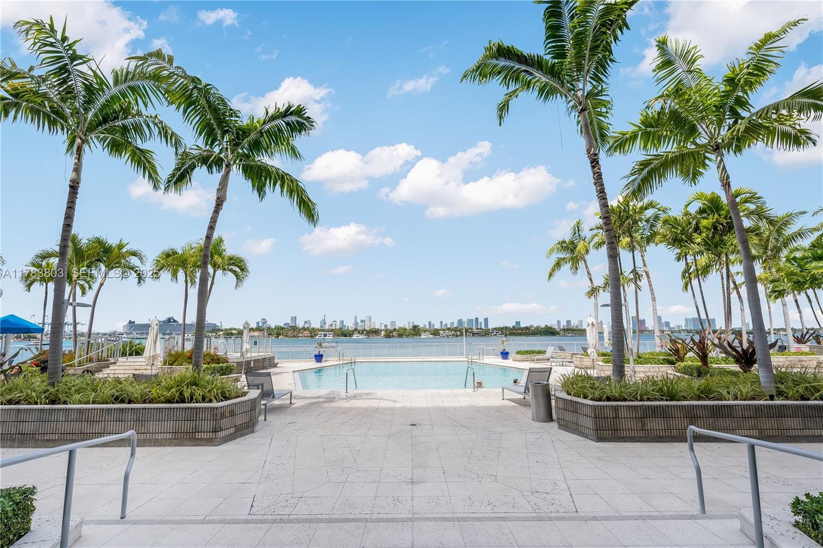 800 West Avenue 502, Miami Beach, FL 33139 photo 1