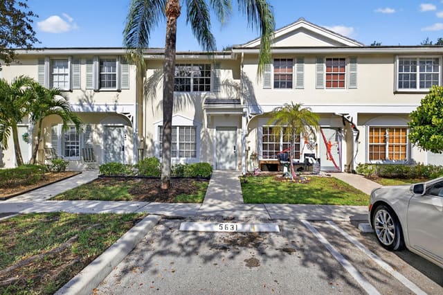 5631 NW 98th Way 3624, sold in Coral Reef Club, Coral Springs, FL