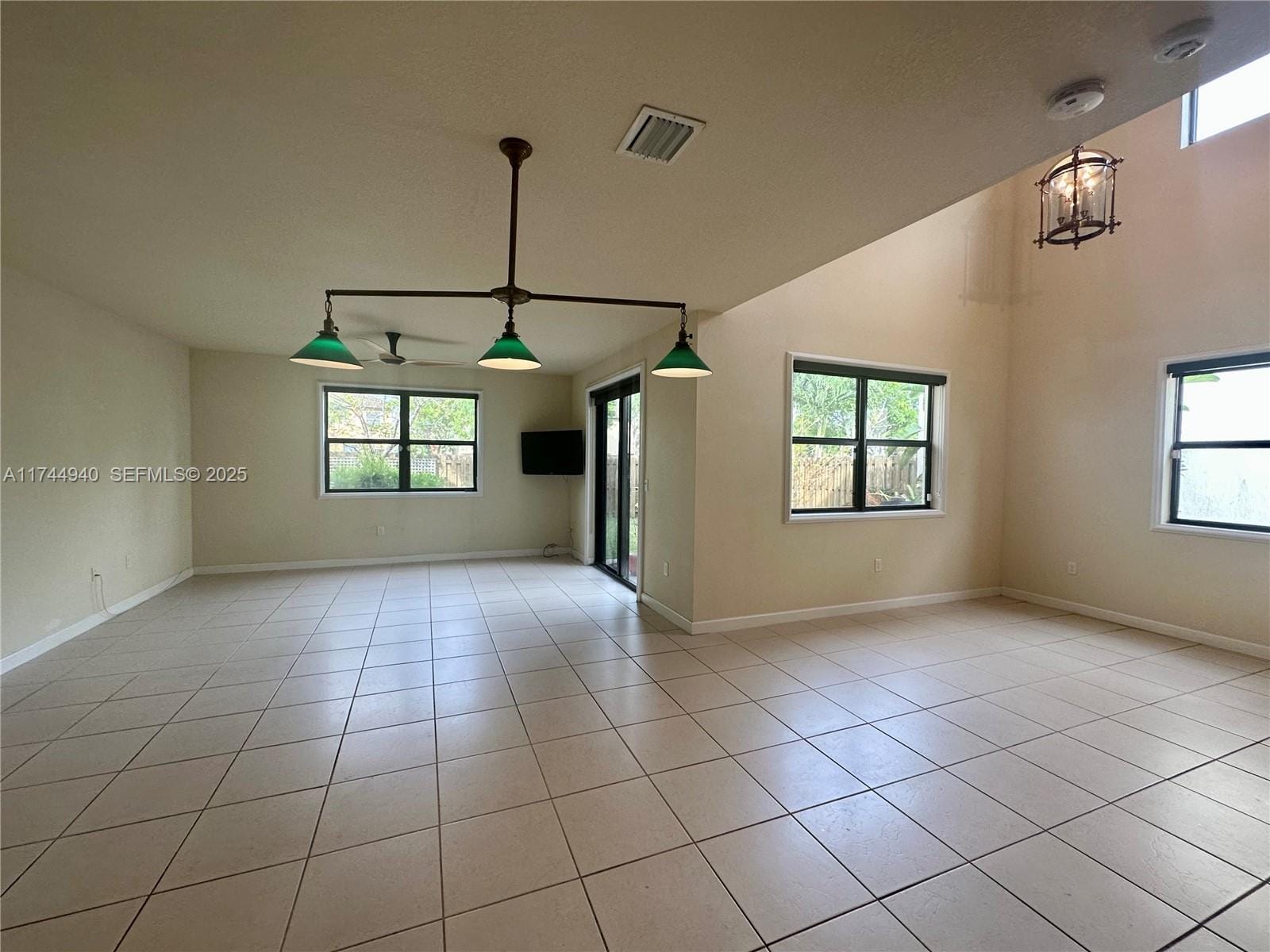 9111 SW 227th Terrace, Cutler Bay, FL 33190 photo 2