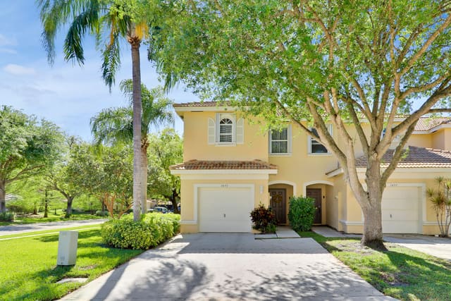 1495 Barrymore Court, sold in Towne Place, Wellington, FL