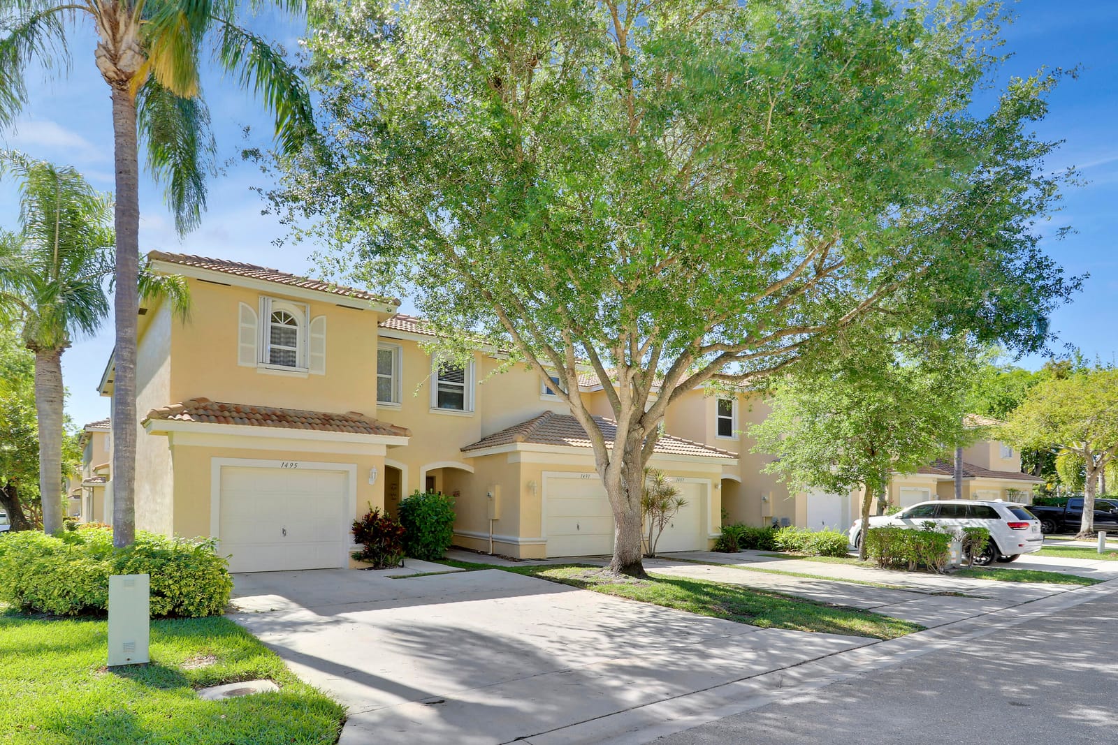 1495 Barrymore Court — photo 2