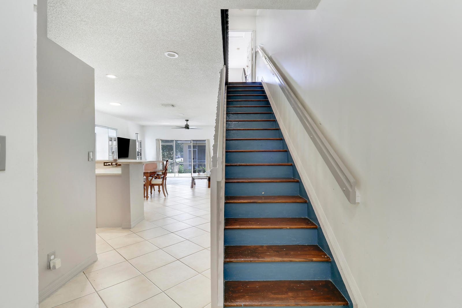 1495 Barrymore Court — photo 4